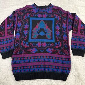 Stylish Black and Blue Patterned Crewneck Sweater